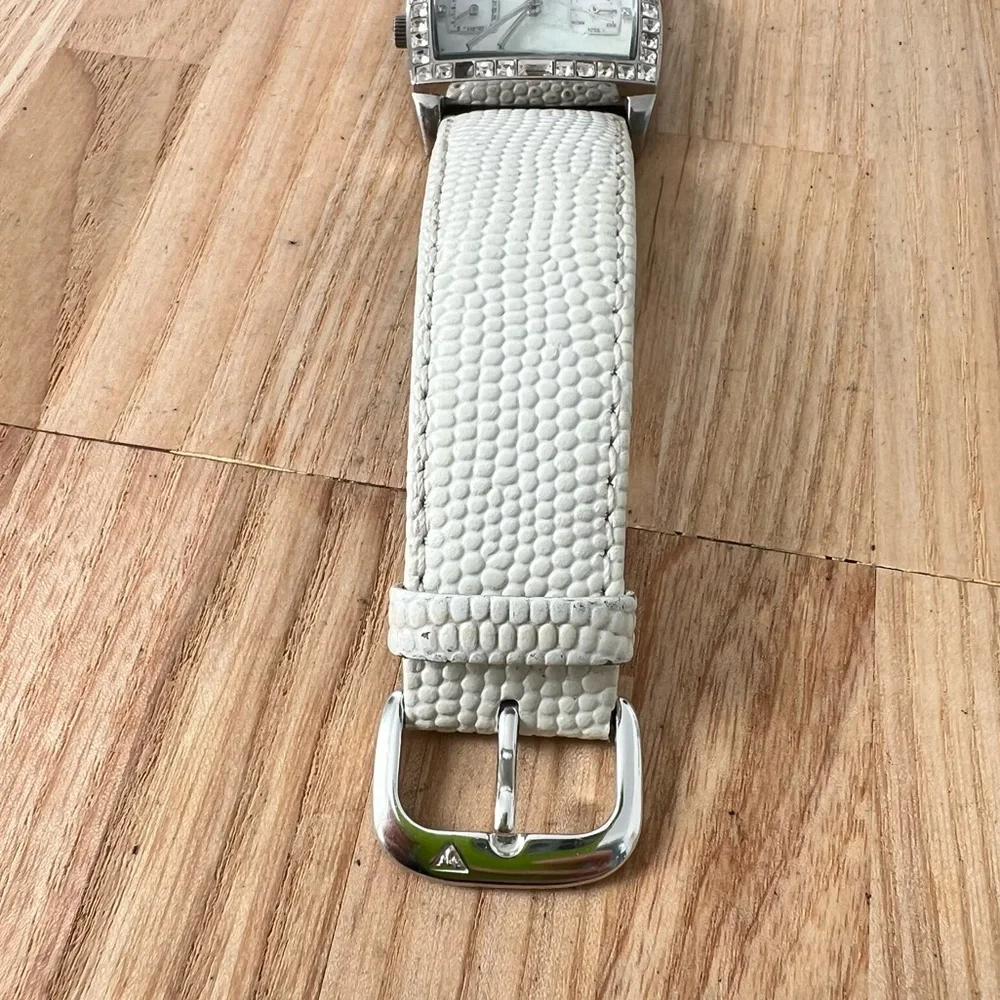 Skagen ladies rectangular mother of pearl white leather watch NEW BATTERY